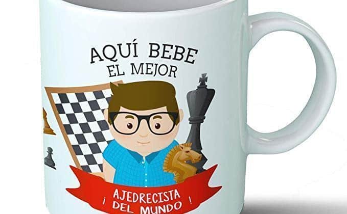 taza ajedrecista